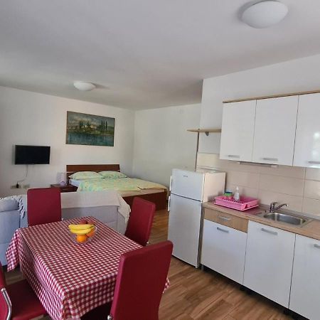 Apartments Ivanovski Rab Town Ngoại thất bức ảnh