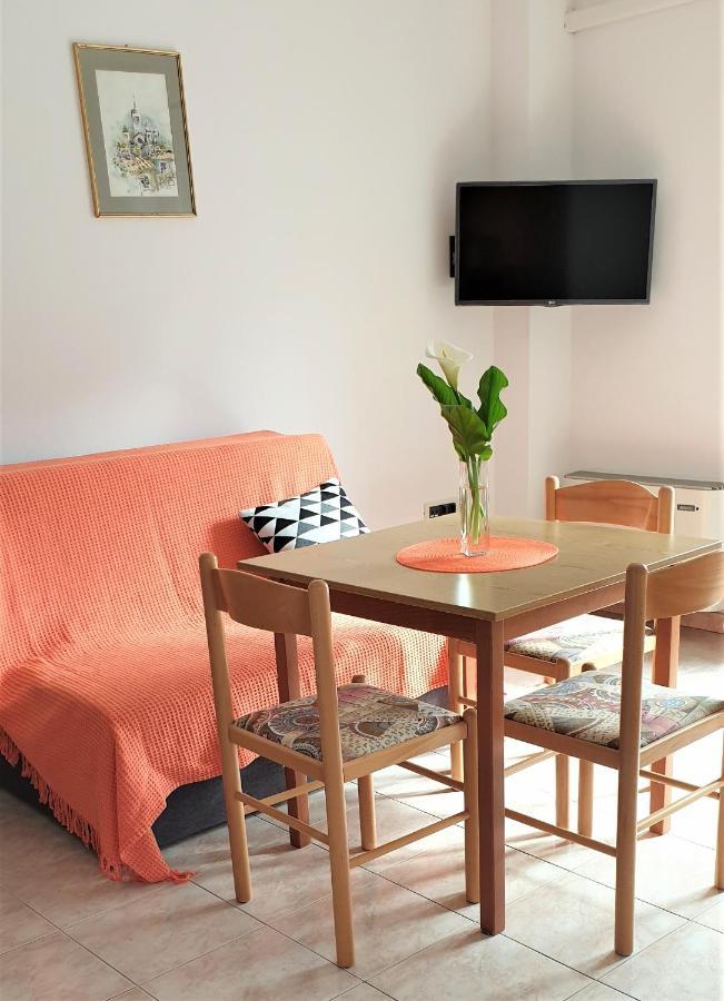 Apartments Ivanovski Rab Town Ngoại thất bức ảnh