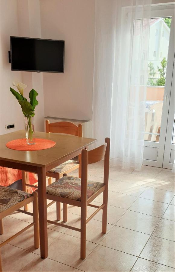 Apartments Ivanovski Rab Town Ngoại thất bức ảnh