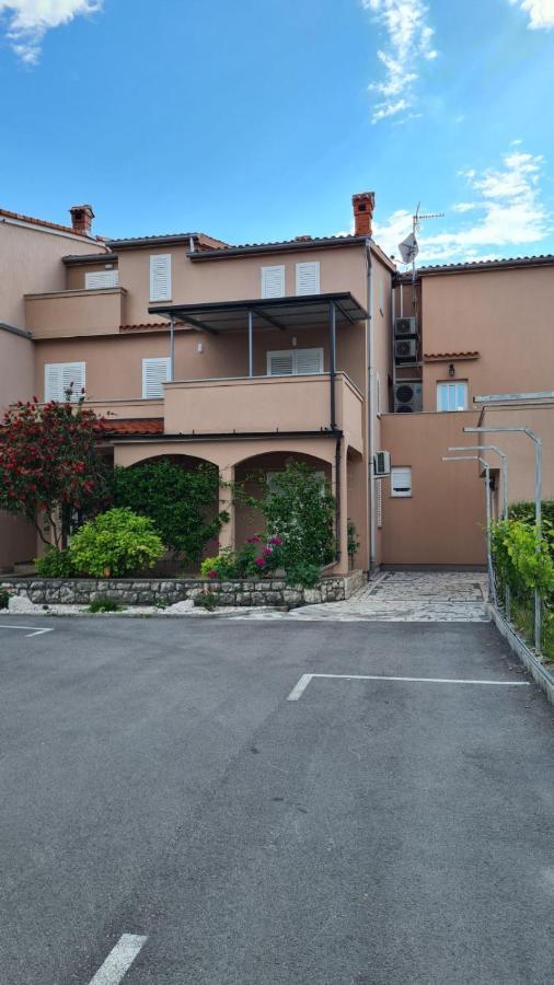 Apartments Ivanovski Rab Town Ngoại thất bức ảnh