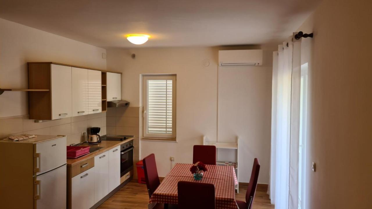 Apartments Ivanovski Rab Town Ngoại thất bức ảnh