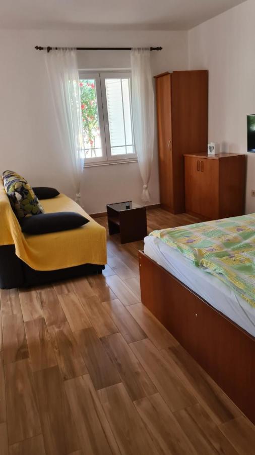Apartments Ivanovski Rab Town Ngoại thất bức ảnh