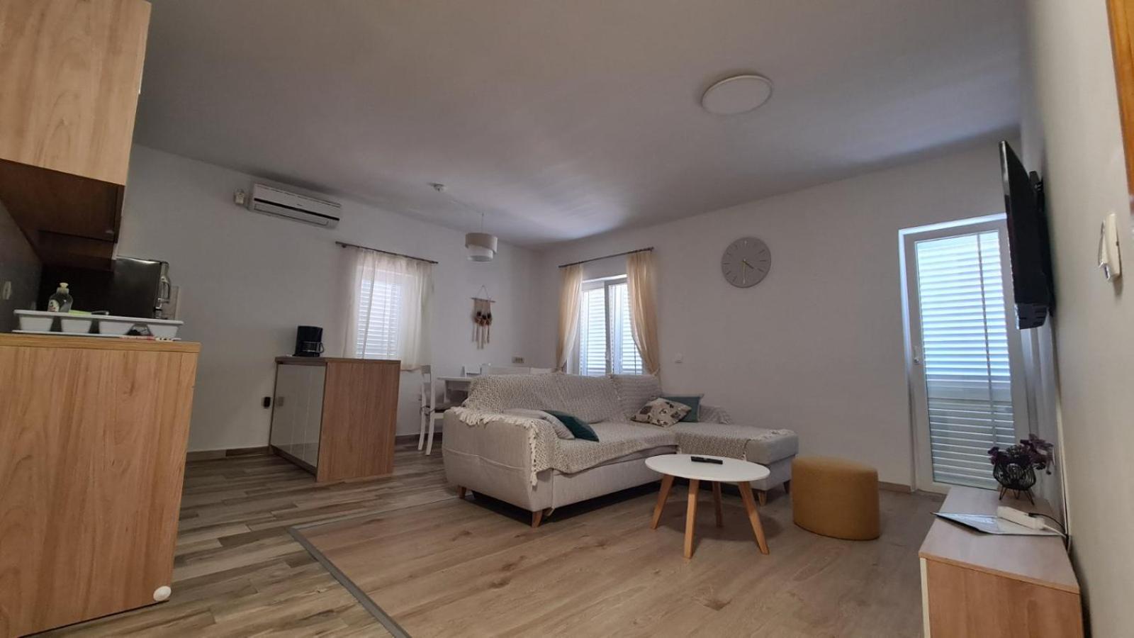 Apartments Ivanovski Rab Town Ngoại thất bức ảnh