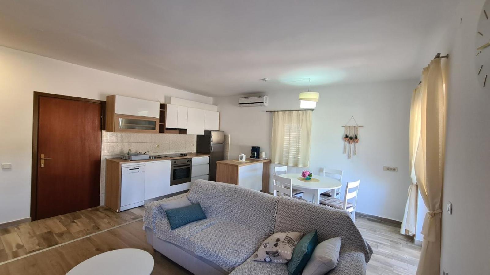 Apartments Ivanovski Rab Town Ngoại thất bức ảnh