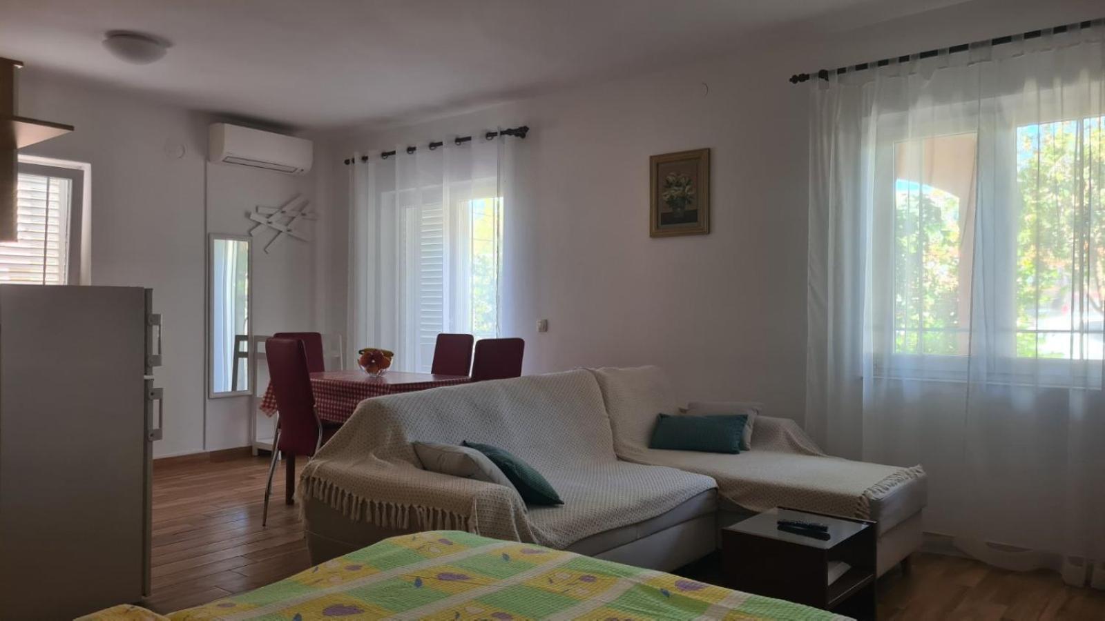Apartments Ivanovski Rab Town Ngoại thất bức ảnh